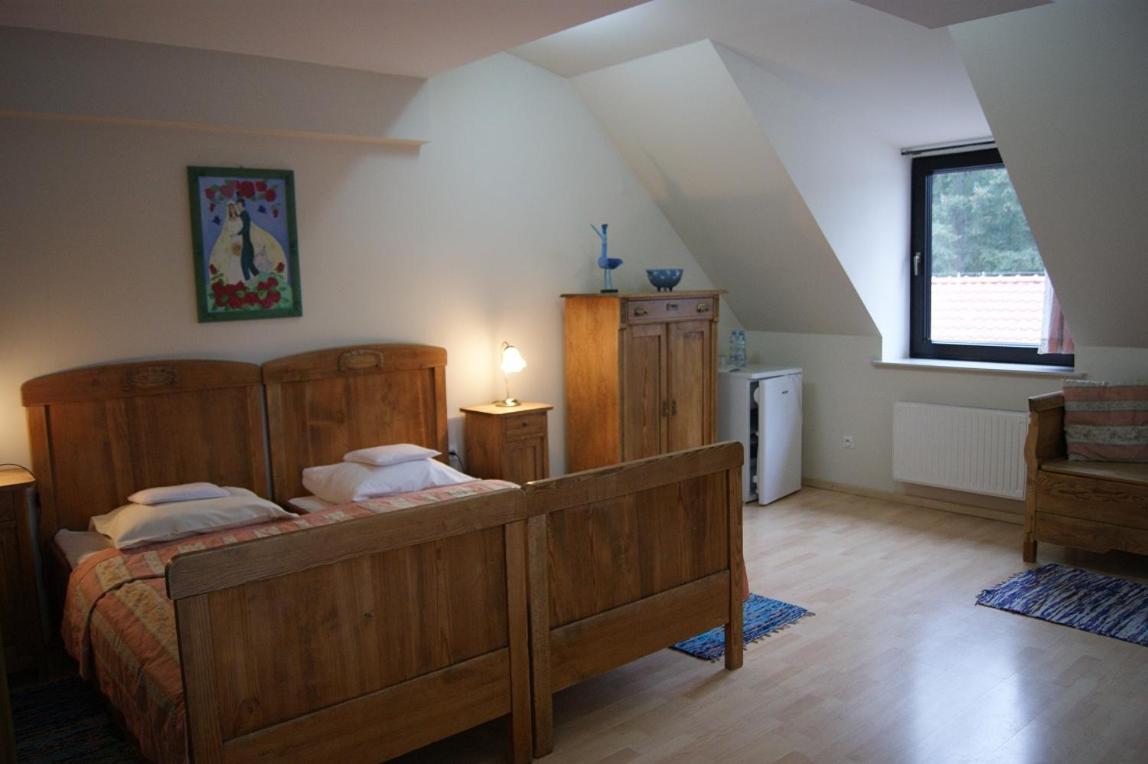 Pan Dom Pracy Tworczej W Wierzbie Wierzba Esterno foto
