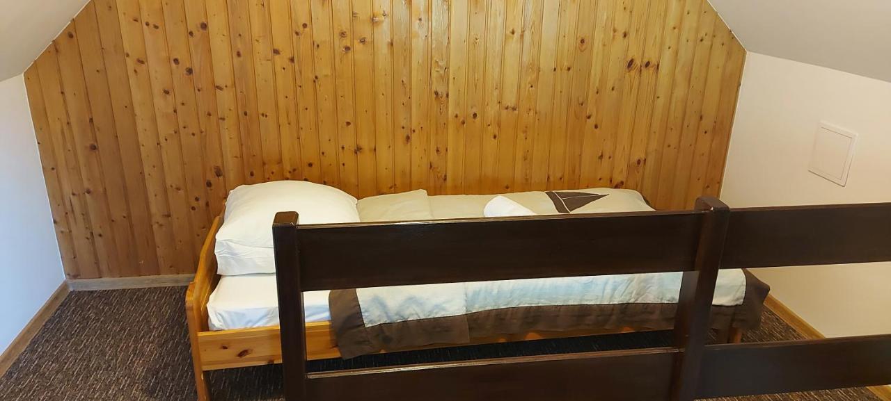 Pan Dom Pracy Tworczej W Wierzbie Wierzba Esterno foto